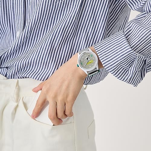 Q&Q SmileSolar Disney Collection Winnie the Pooh Watch, Solar, Analog, Waterproof, Urethane Strap, R00A-502VK