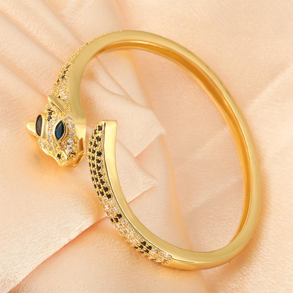 Fashionable and Creative Fashionable Leopard Bracelet High-end Open Bracelet for Men and Women