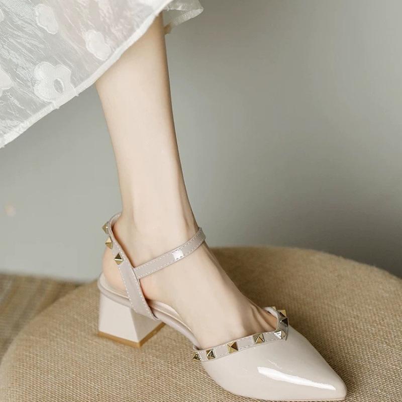 

Baotou empty sandals women s summer new rivets high-end sense niche pointed thick heel 40 абрикосовый