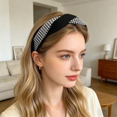 Yousheng Dames Hoofdband Anti-Slip Tanden Geruit Gedraaid Ontwerp Zachte Stof Haarband Breed Rand Langdurige Haardecoratie