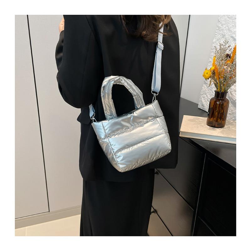 Simple Quilted Crossbody Shoulder Bag for Women, Lightweight Cotton Handbag, Casual Stitched Bucket Bag for Daily Wear CLE