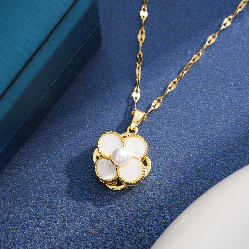 Four-Leaf Clover Titanium Steel Rotating Quicksand Necklace - Women s Elegant Luxury Clavicle Chain