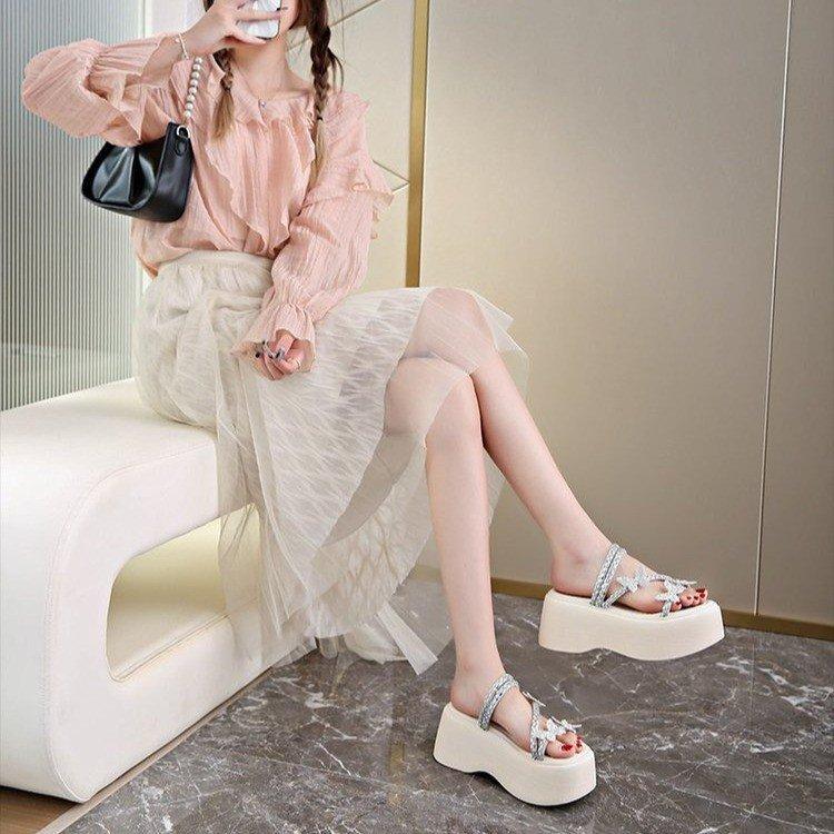 Kleine Schleifen-Slipper Damen Sommerbekleidung Mode 2025 neu vielseitige Muffin dicke Sohle erhöhend coole Slipper