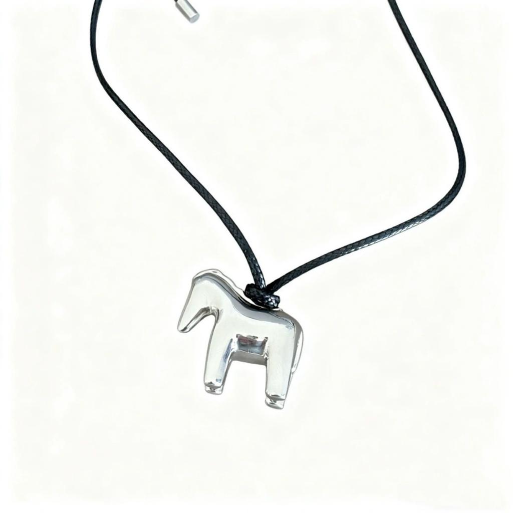INS Fashion Smooth Surface Horse Chain Tassel Pendant Necklaces for Women Silver Plated Snake Chain Long Sweater Chain