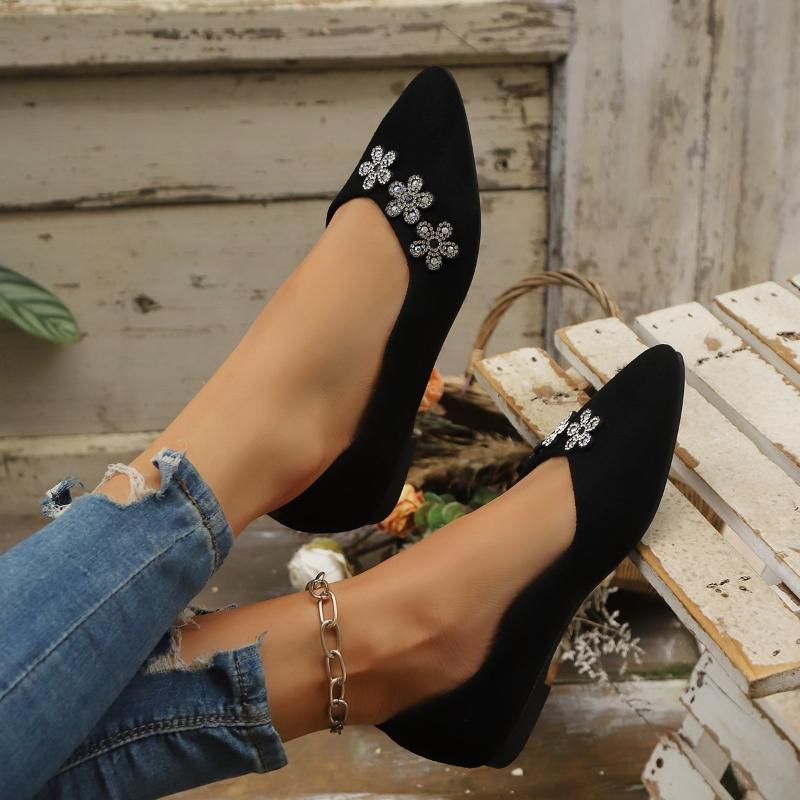 2026 Plus Size Flats Fall New Pointed Toe Shallow Mouth Suede Rhinestone Flower Soft Sole Non-Slip Wear-Resistant Single