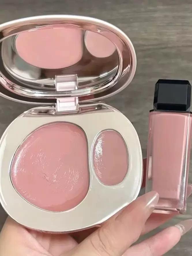 Two-Tone Blush Cream with a Water-Gloss Effect, Enhances Complexion and Brings a Vibrant Glow, High-Gloss Blush, 2026 Genuine Product