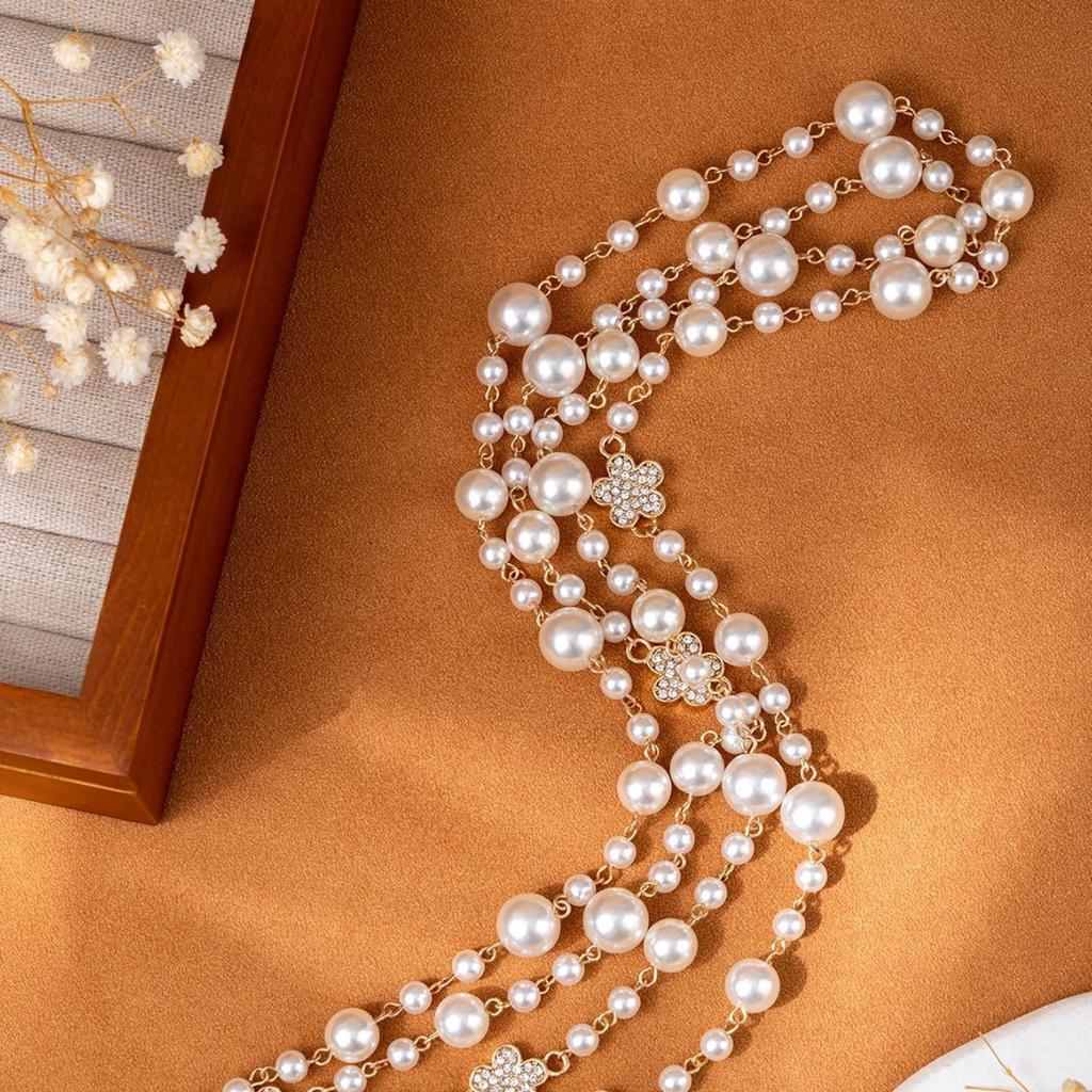 Elegant pearl chain inlaid with flowers Long stacked Valentine's Day gift necklace Sweater chain
