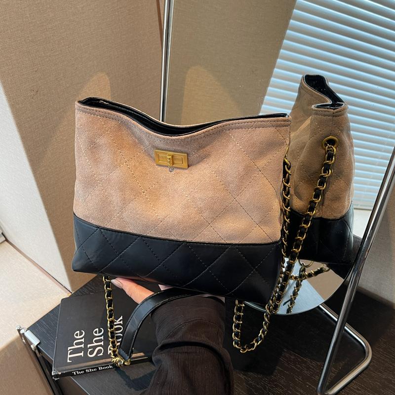 Versatile diamond small bag women's new fashion commuter bucket bag autumn and winter popular chain messenger bag