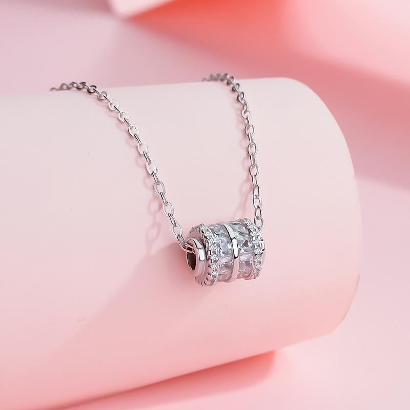 New Dazzling Small Waist Necklace Pendant for Women's Light Luxury Fashion Collarbone Chain As A Gift for Girls