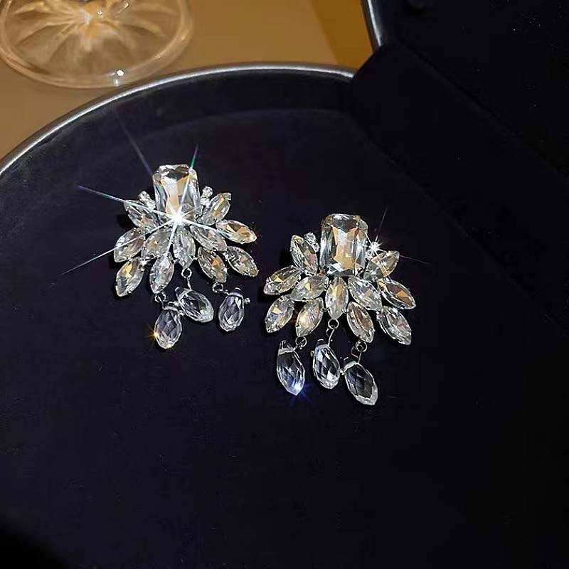 Luxury Sparkling Zircon Leaf Tassel Pendant Earrings For Earrings Vintage Elegant Crystal Temperament Earrings Wedding Jewelry