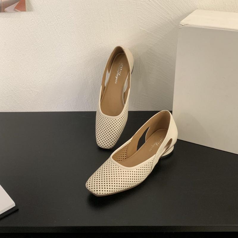 Super soft leather single shoes square head hollow hole sandals retro shallow mouth breathable Mary Jane shoes thick heel women's shoes