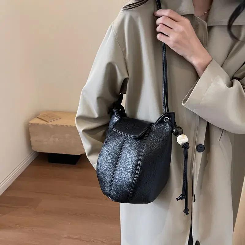 New First Layer Women's Leather Bag Sweet Color Shell Leather Phone Mobile Fashion All Shoulders Crossbody Bag