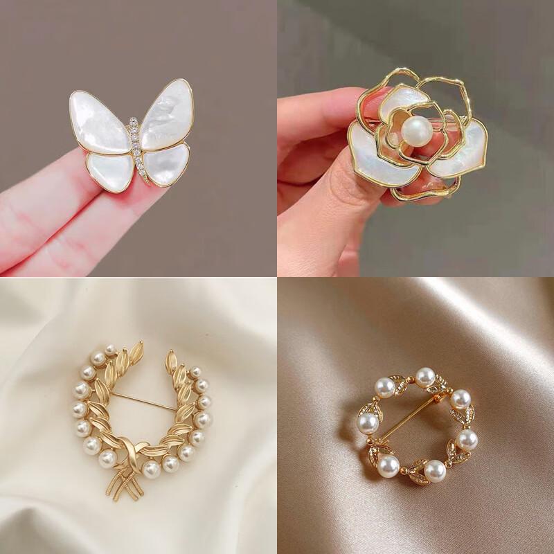 

Элегантная брошь-бабочка с камелией и жемчугом