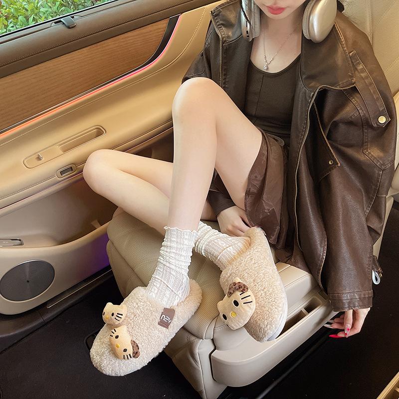 Cute kitten velvet warm fluffy drag women wear 2025 winter new casual good with thick-soled bag head slippers