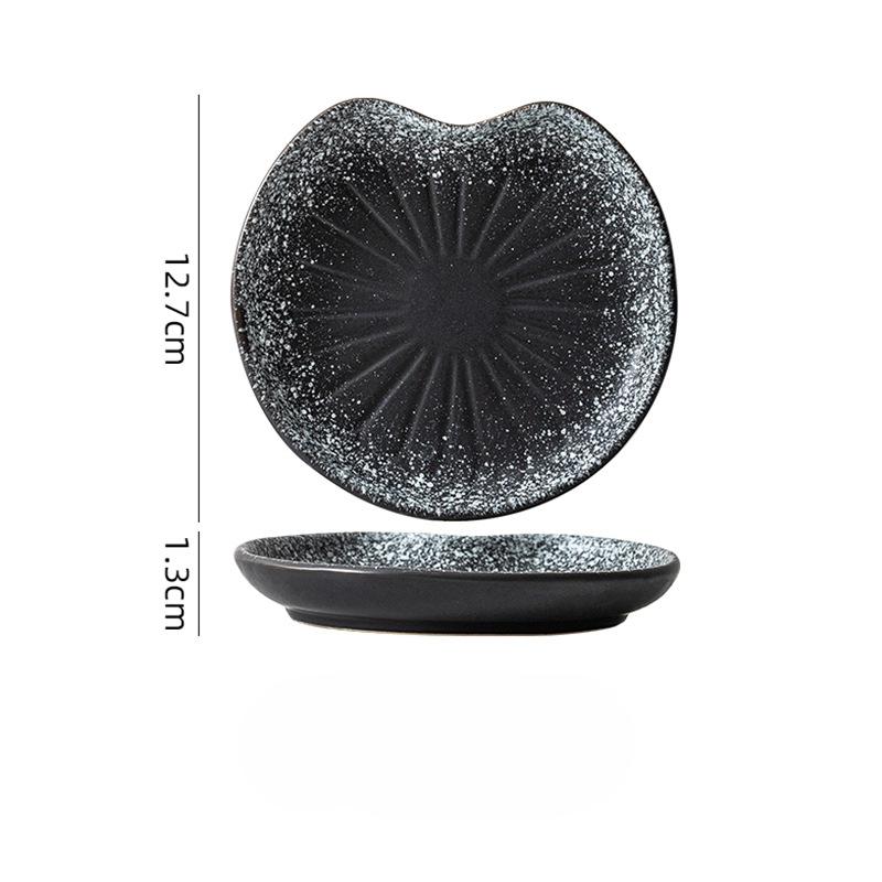 Kreatives Retro-Geschirr im japanischen Stil, Haushaltskeramik, unregelmäßiger Knochenteller, Kuchen, Snack, Obst, kleiner Teller