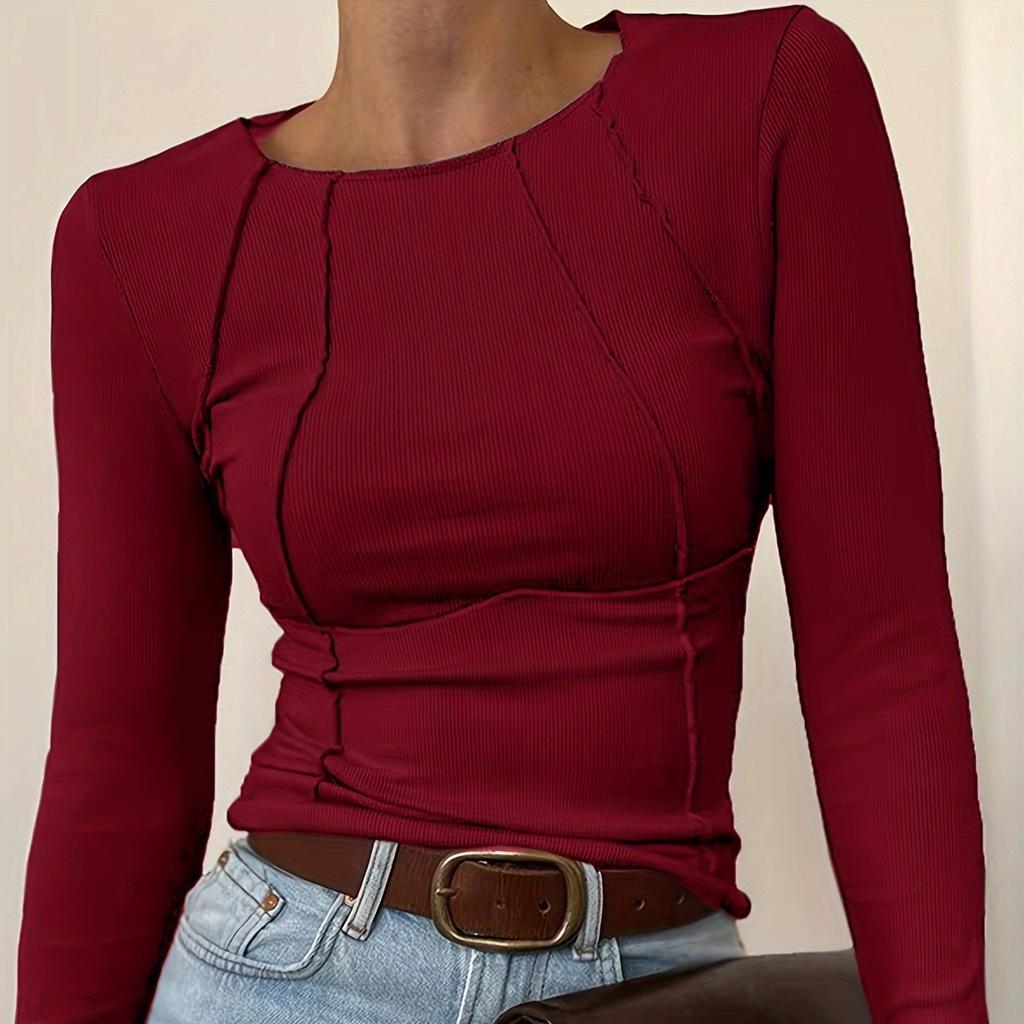 Tettsittende ribbestrikket langermet bluse med splittbrystdesign for avslappet vår/høst
