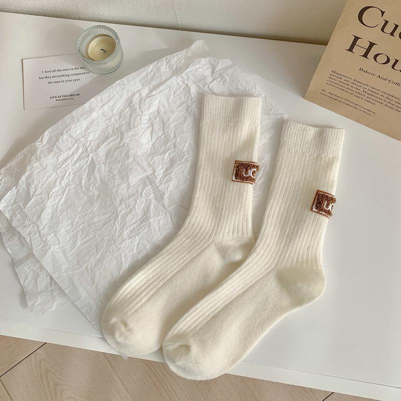 Zhuji Autumn/Winter Thick Cotton Slouch Socks with Embroidered Logo in Maillard Colors