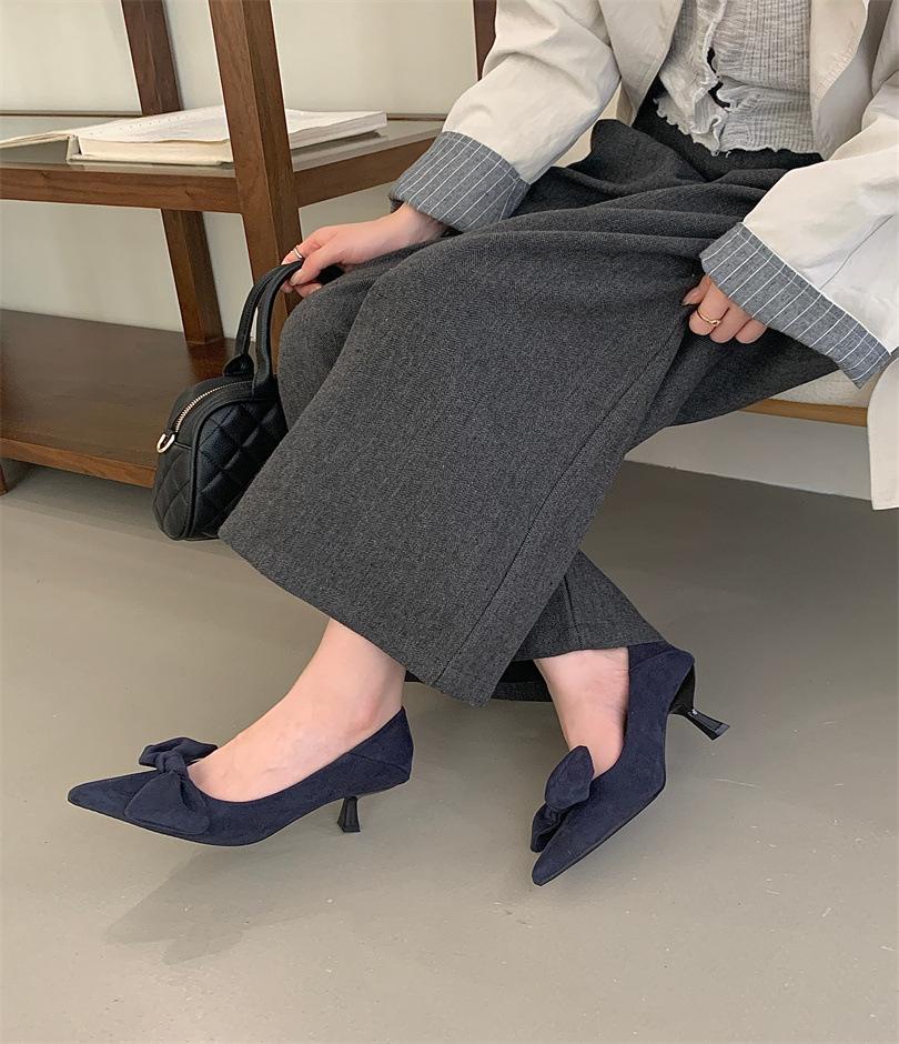 2025 Autumn New Pointed Suede Bow Retro High Heels Women's Fashion Thin Heel Commuter Shoes