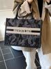 2025 Fashionable Versatile Large Capacity Scarf Bow Shoulder Handbag Tote