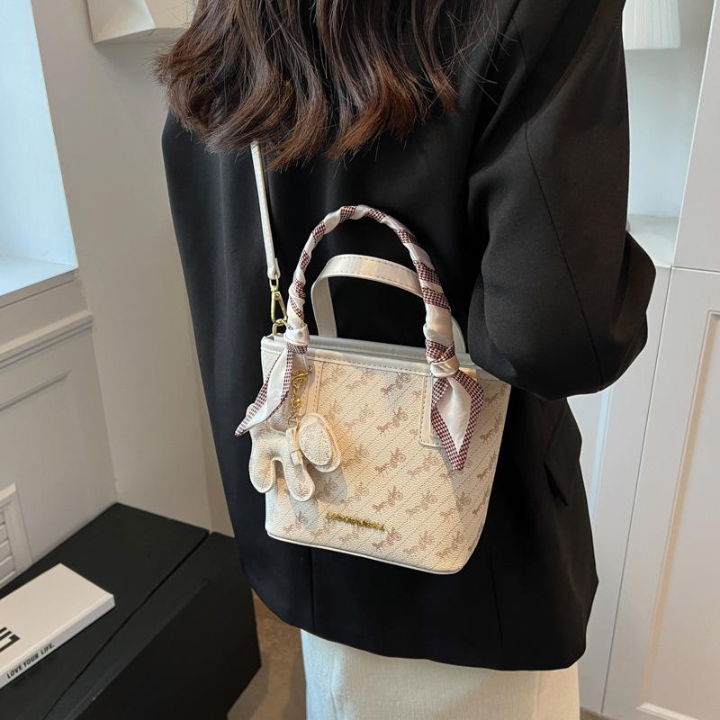 Niche women's bag 2025 new summer fashion women's small bag high-end messenger bag portable bucket bag