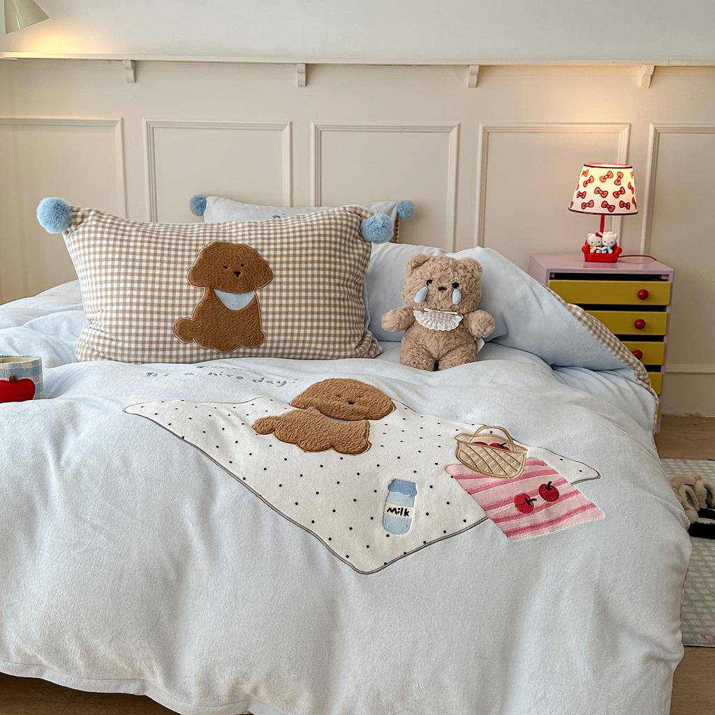 New Milk Velvet Autumn Winter Warm Bedding Set Soft Cartoon Pattern Embroidered Duvet Cover Sheet Pillowcases High End Bed Set