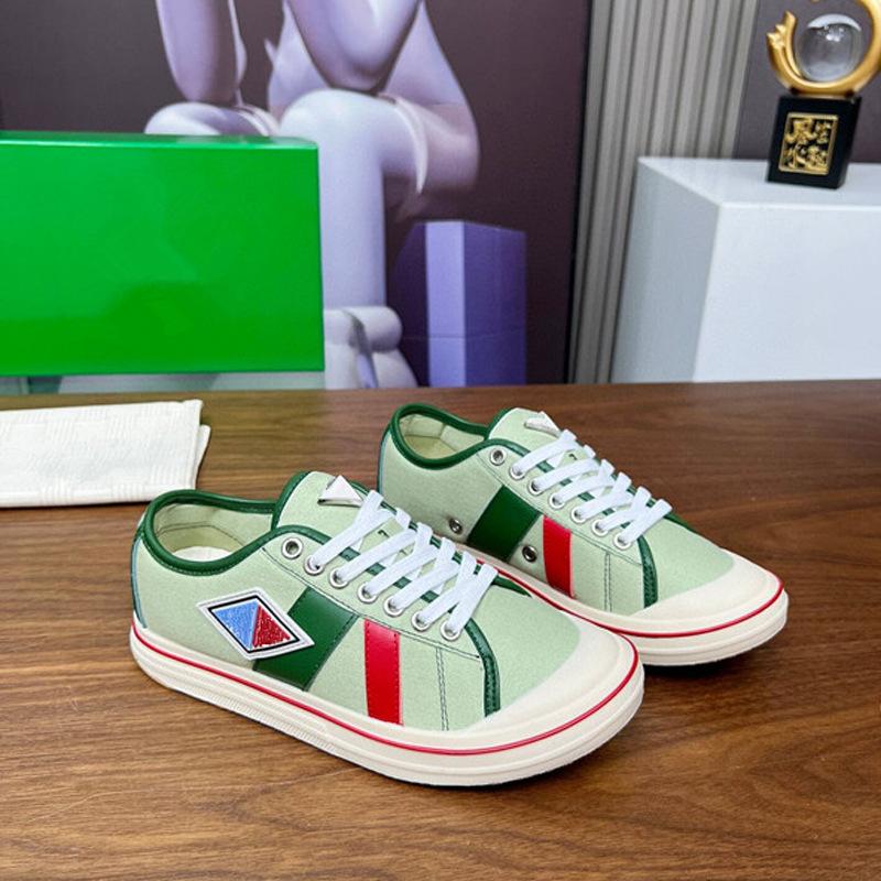 2025 autumn new low-top breathable men and women couples canvas shoes color matching board shoes versatile platform casual sports shoes