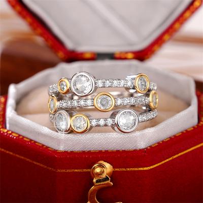 Huitan Anelli Personalizzati Bicolore a Tre Linee Donna Completamente Pavimentati con Zirconia Cubica Scintillanti Anelli Fedine da Matrimonio Femminili Moda Moderna Nuovi Gioielli