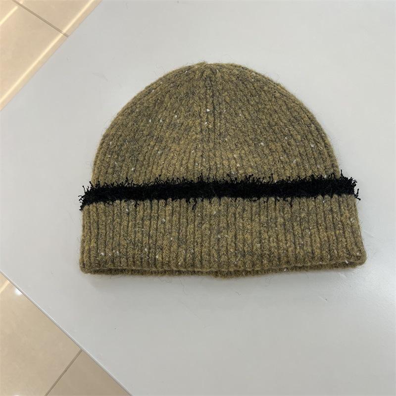 New autumn and winter big head circumference warm thickened knitted hat striped face small wool hat women
