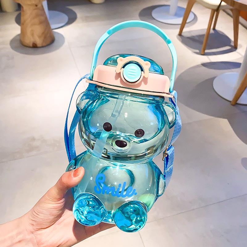 High-Capacity Children's Pop-Up Straw Water Cup - Portable Baby Bus Design