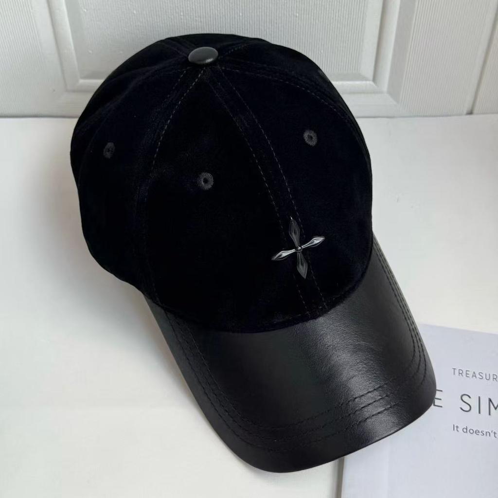 New soft top polished cotton baseball cap for women, simple and fashionable peaked cap, small face, solid color hat for men