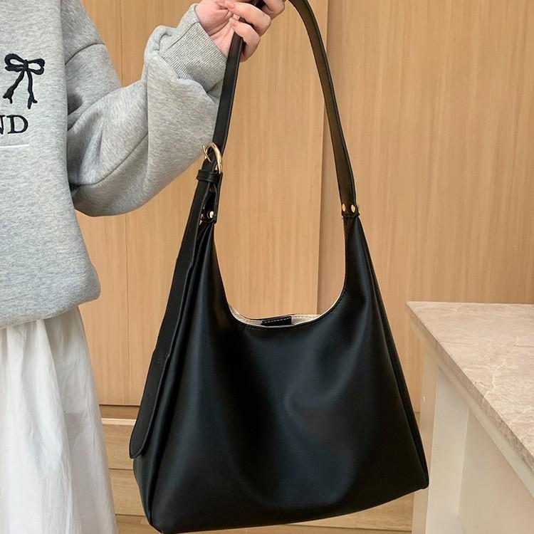 Simple Large Capacity Bag for Women New Fashionable and Versatile Casual Shoulder Bag for Students Commuting Crossbody Tote Bag