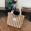 Stylish Versatile Girl’s Handbag Flower Printed Large Capacity Shoulder Bag Lightweight Leisure Lunch Bag Daily Use