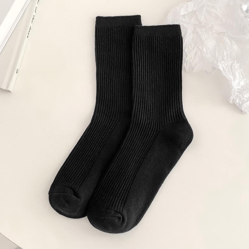 Women's Double Needle Pure Cotton Mid-Calf Socks - Solid Color, Anti-Pilling, Versatile for Spring and Autumn.