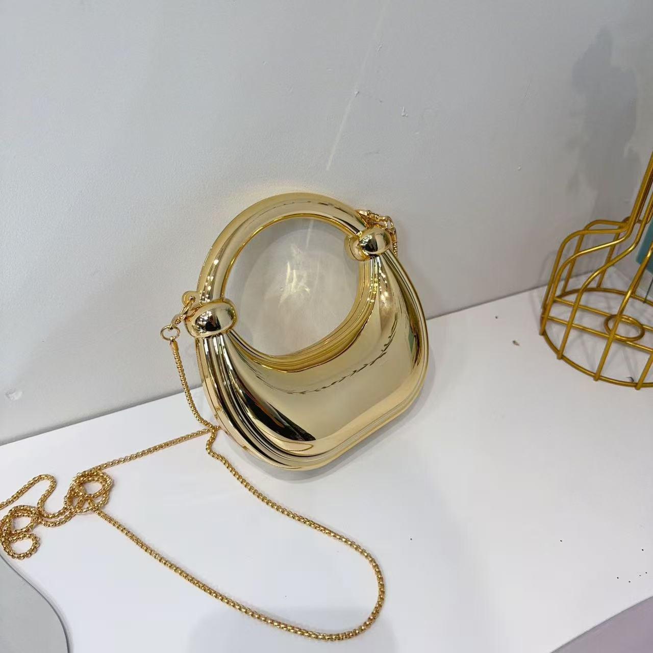 

2025 Shiny Mini Crescent Crossbody Bag with Chain - Fashionable Acrylic Evening Handbag 13*6*12 cm