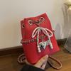 Chain bag women's spring new niche design single shoulder messenger bag is now popular bucket bag