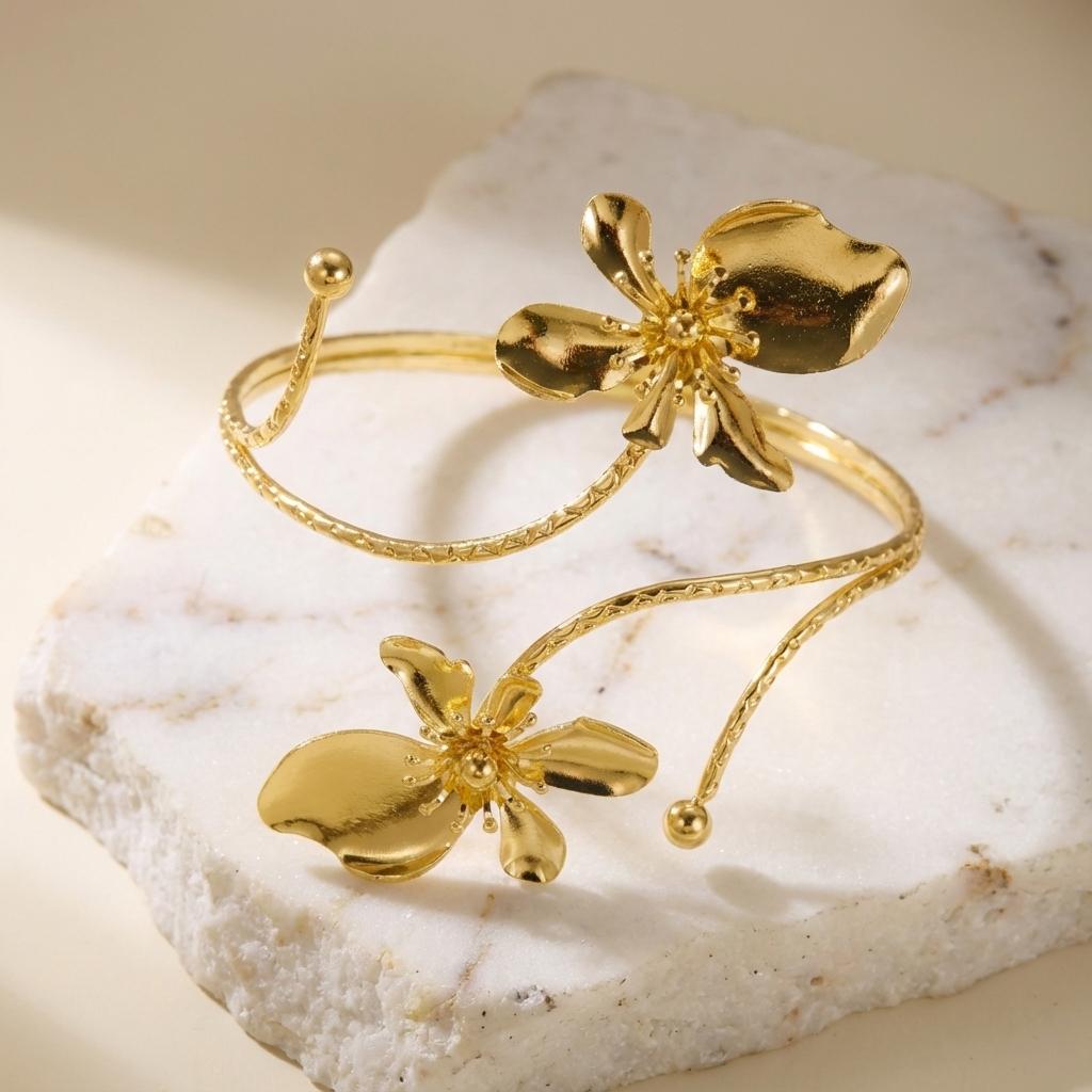 Elegant Flower Upper Arm Cuff Bracelet for Women Gold Color Lily Open Armlet Aesthetic Bridal Wedding Jewelry Bridesmaid Gift