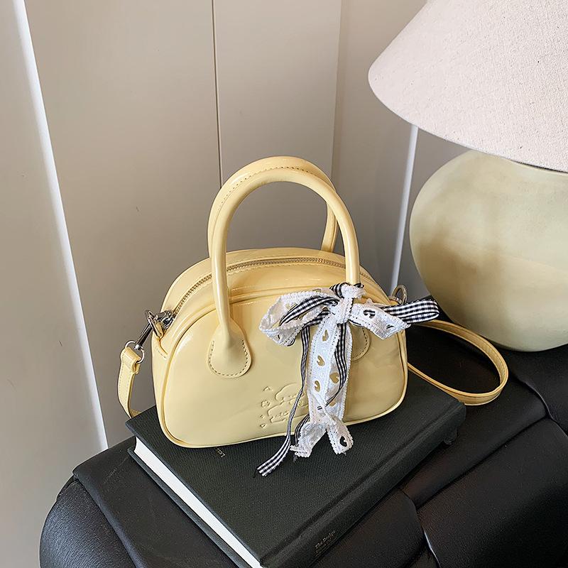 This year's popular small bag women's 2025 new summer versatile messenger bag high-end portable bowling bag