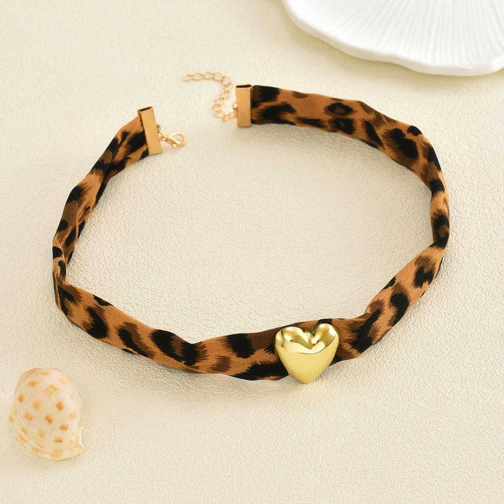 Leopard print love necklace wholesale niche trend jewelry hip hop wind star peach heart choker collar