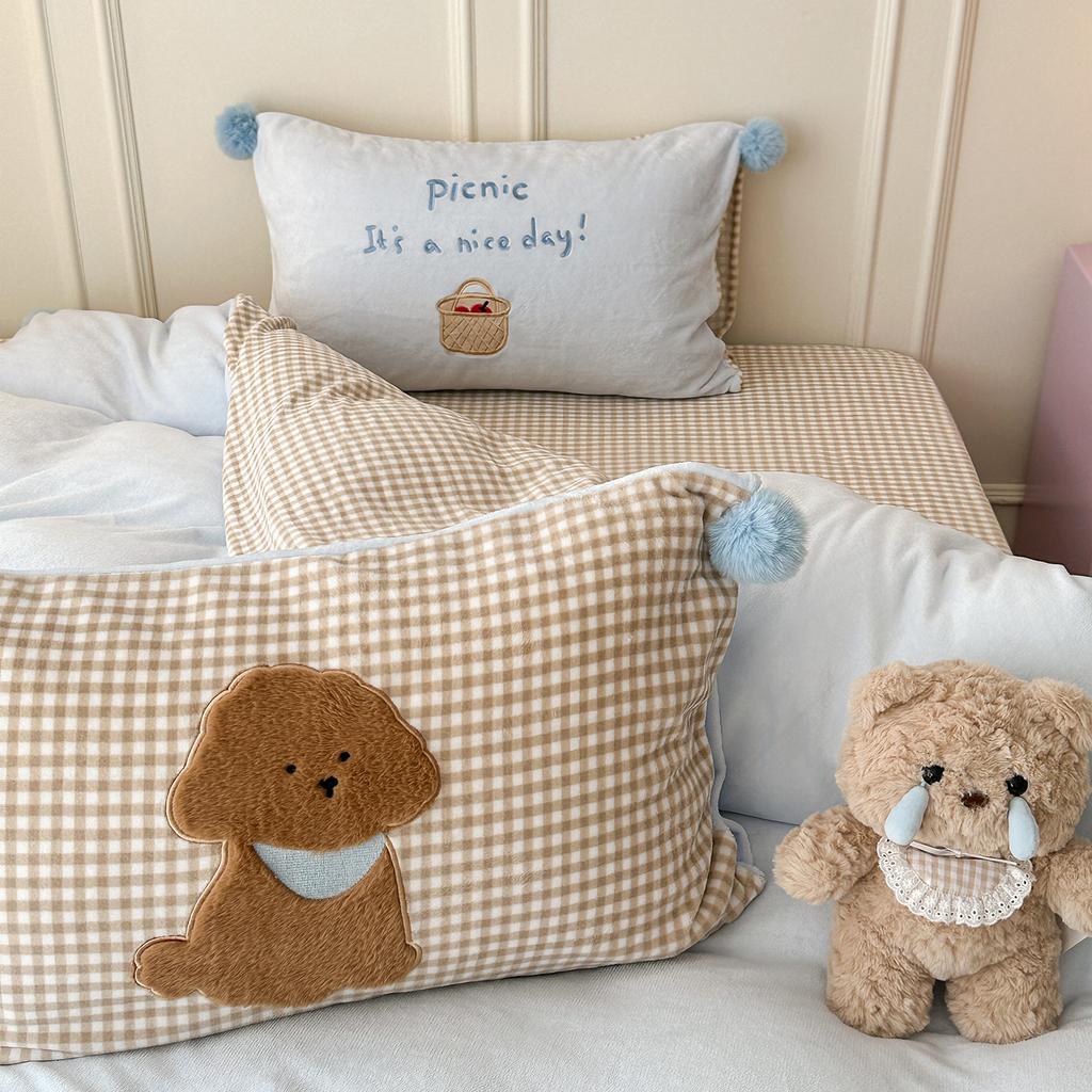 New Milk Velvet Autumn Winter Warm Bedding Set Soft Cartoon Pattern Embroidered Duvet Cover Sheet Pillowcases High End Bed Set