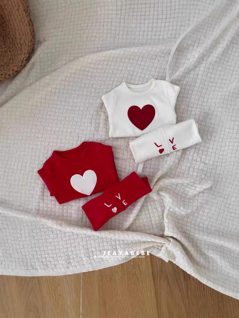 Children's Heart Pajamas: Cozy Autumn/Winter Two-Piece Set for Babies & Toddlers