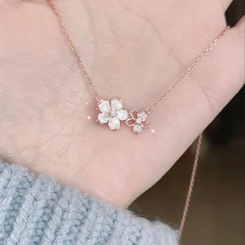Sakura Shell Necklace: Spring/Summer Romantic Floral Collarbone Chain for Women - Light Luxury, Elegant & Sweet 2023 Style