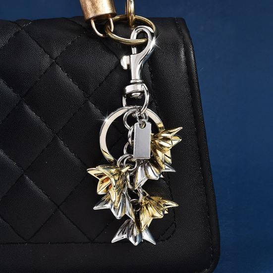 Schlüsselanhänger Anhänger Glockenblumen Design Schlüsselanhänger mit glänzenden Metallschnallen Karabinerhaken Taschen Schlüssel Koffer Geschenk Zubehör