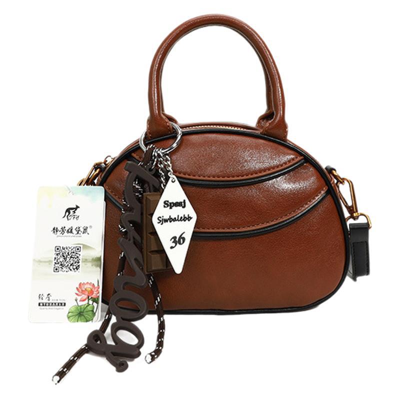 Niche high-end bag women's 2025 autumn and winter new fashion retro baseball bag trend contrasting color shoulder messenger bag