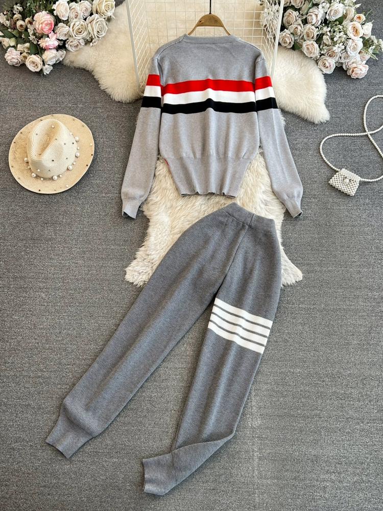 Jaro Podzim Ženy Pletený svetr Pruhované tepláky Módní Kreslený Psí výšivka Pulovr Topy a délka ke kotníkům Dvoudílná sada kalhot