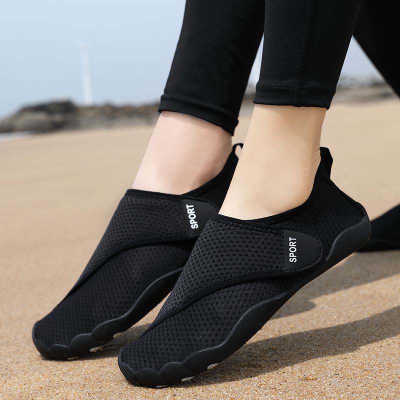 Unisex Barefoot Aqua Shoes Men Women Light Beach Water Shoes Quick Dry Upstream Swim Sandals for Fitness Yoga River Surfing