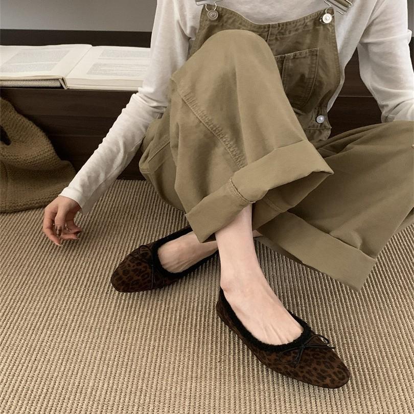 French Flat-bottomed Retro Suede Bow Single Shoes Women's Shoes 2025 Autumn and Winter New Versatile Square Head Beanie Shoes