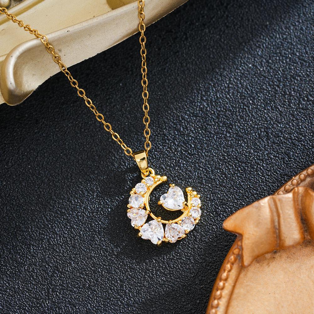 Moon Heart Luxury Diamond Necklace - Elegant and Versatile Clavicle Chain for Women
