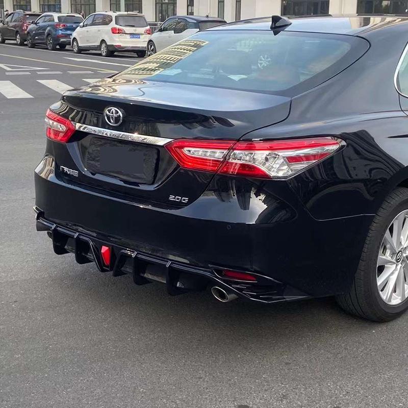 Paraurti Posteriore Sportivo per Toyota Camry 8ª Generazione 2018-2022 con Luci di Navigazione