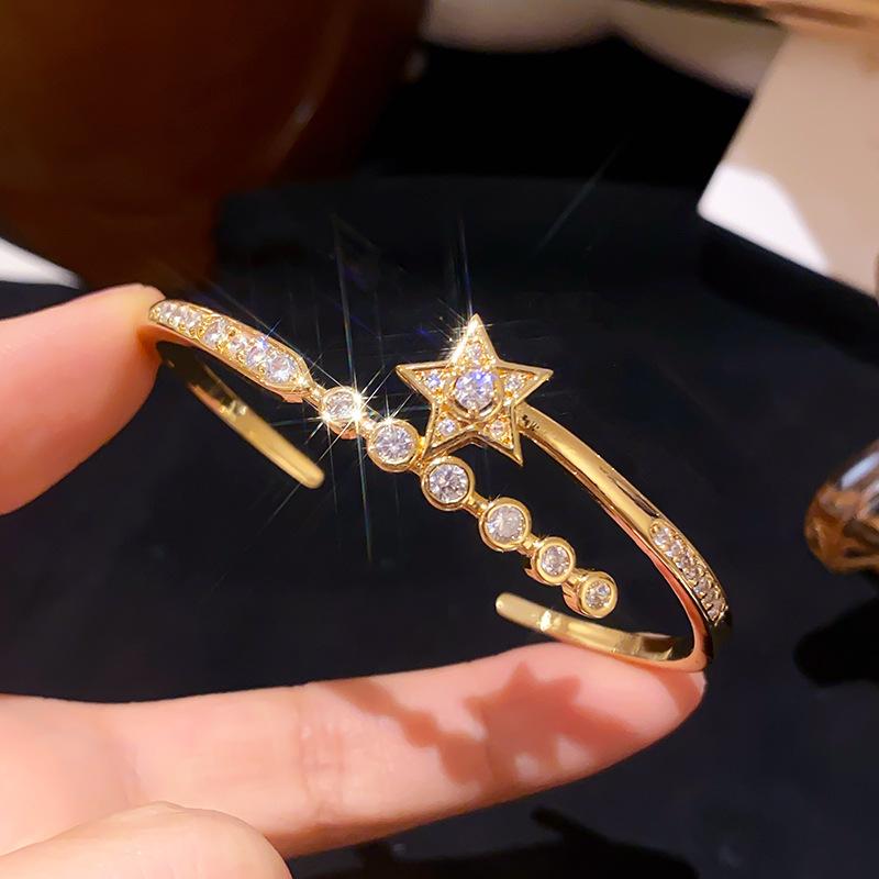Star Open Bracelet European and American Temperament Bracelet Light Luxury High-end Jewelry for Women One  Size(18CM~21CM)