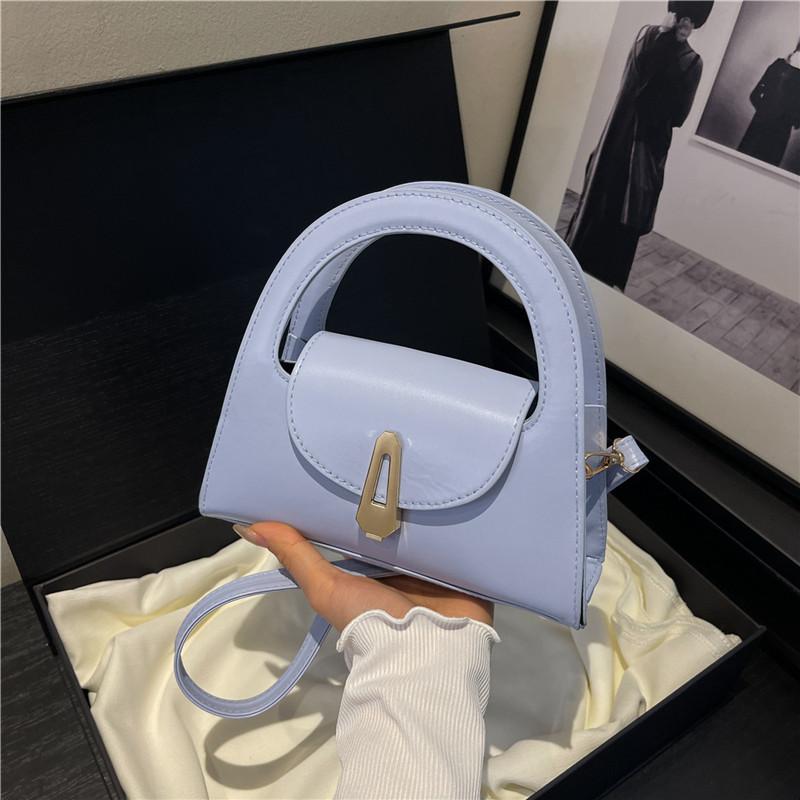 

Сумка Spice girl маленькая женская 2025 новая нишевая французская высококлассная белая универсальная ретро в иностранном стиле портативная сумка-мессенджер синий